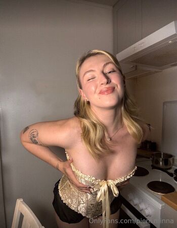 Pieni Minna / pieni.minna nude photo #29