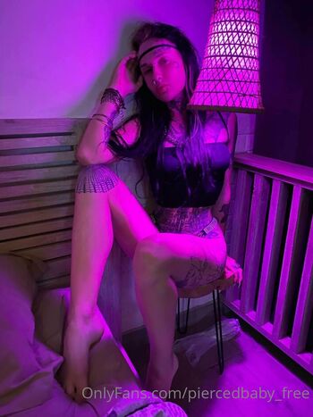 ADELLA / piercedbaby_free nude photo #5