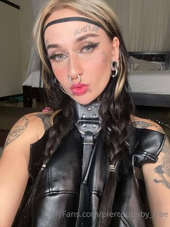 ADELLA / piercedbaby_free nude photo #10