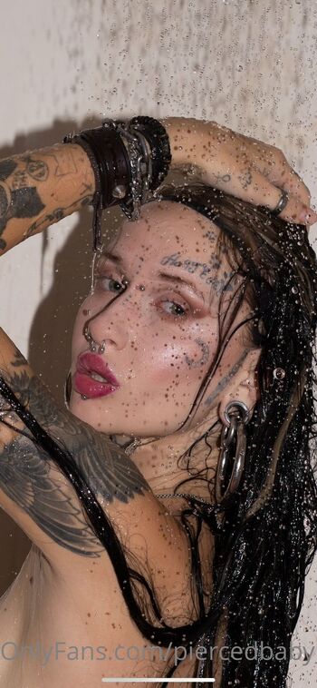ADELLA / piercedbaby_free nude photo #12