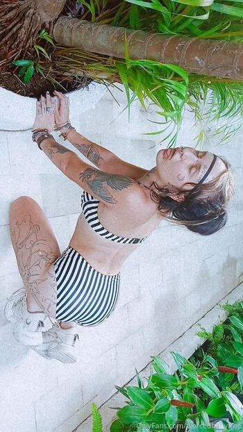 ADELLA / piercedbaby_free nude photo #23