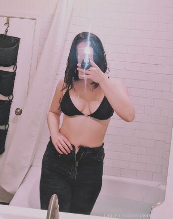 Ciaran Ra / piercedcherry nude photo #28