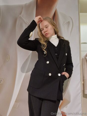 Shiili / pikkusiili nude photo #37