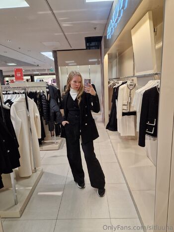 Shiili / pikkusiili nude photo #38