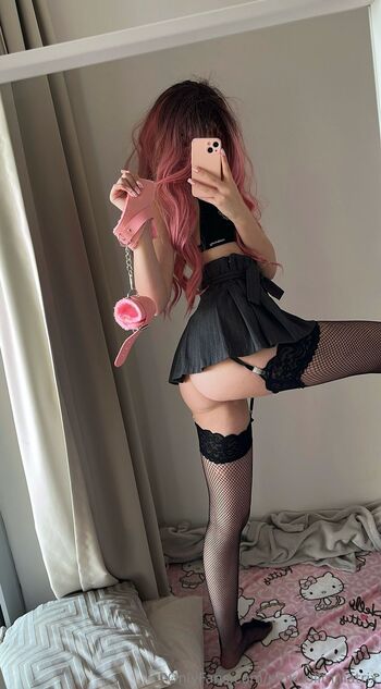 Dollmi / pinkdollminatrix nude photo #2