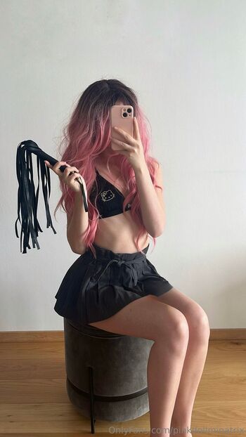 Dollmi / pinkdollminatrix nude photo #3