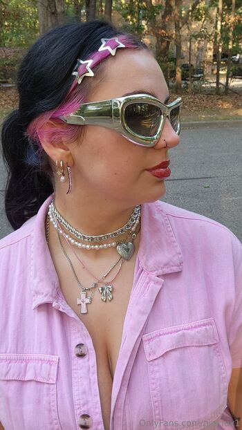 R / pinklux1 / ryles.10 nude photo #4