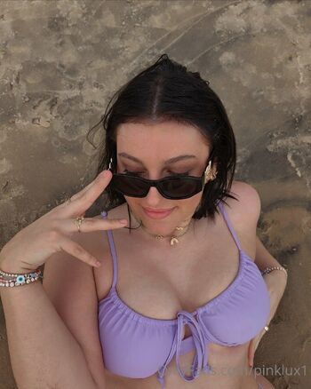 R / pinklux1 / ryles.10 nude photo #18