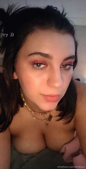 R / pinklux1 / ryles.10 nude photo #27