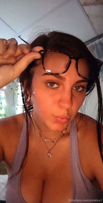 R / pinklux1 / ryles.10 nude photo #28