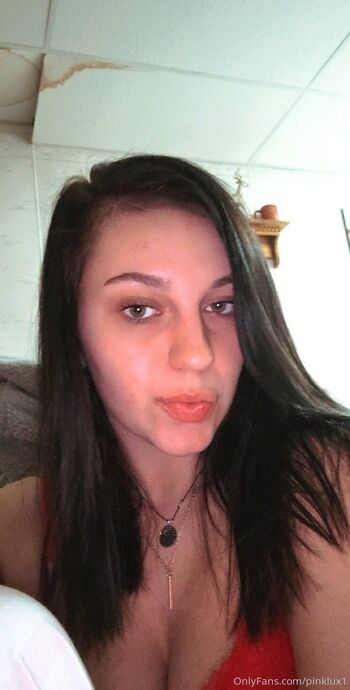 R / pinklux1 / ryles.10 nude photo #33