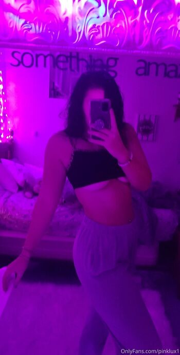 R / pinklux1 / ryles.10 nude photo #35