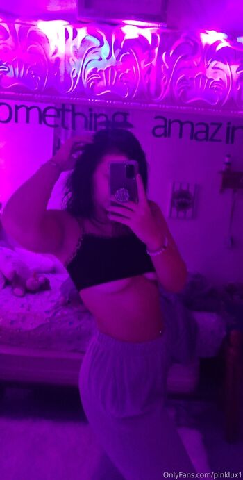 R / pinklux1 / ryles.10 nude photo #36