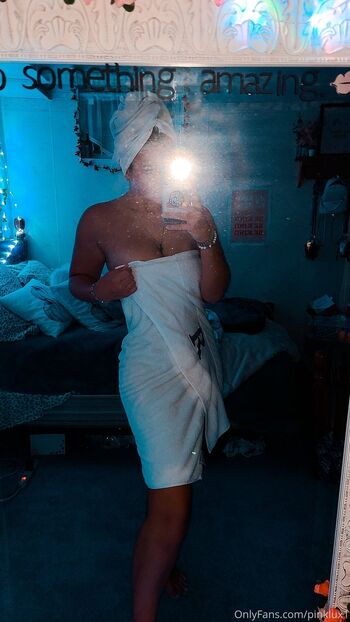 R / pinklux1 / ryles.10 nude photo #38