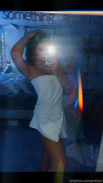 R / pinklux1 / ryles.10 nude photo #39