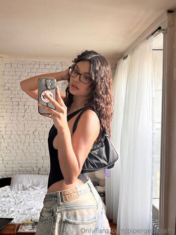 Piper / pipergetscrafty nude photo #1