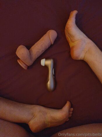 pitsibeib / pitsibeibi nude photo #1