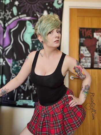 Pixie Skye 31ST JULY BREEDABLE EM / pixiegirlcam nude photo #7