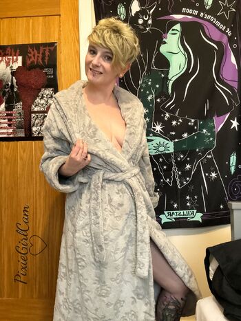 Pixie Skye 31ST JULY EXPLICIT ON FEE / pixiegirlcamxxx nude photo #11