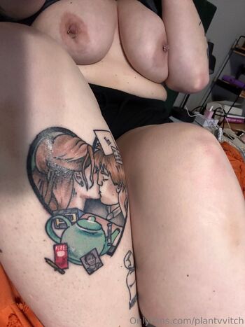 Iv / plantvvitch nude photo #3