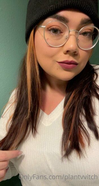 Iv / plantvvitch nude photo #13