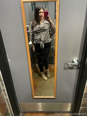 Iv / plantvvitch nude photo #26