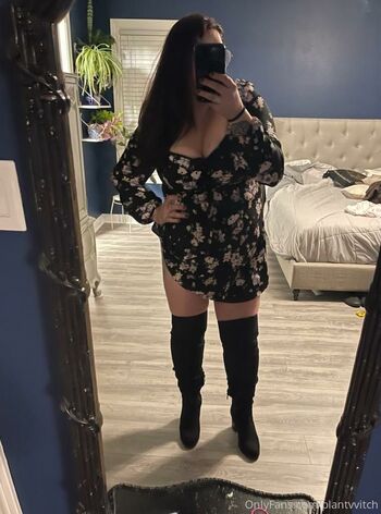 Iv / plantvvitch nude photo #34