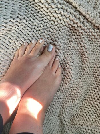 plusandcurvy nude photo #2