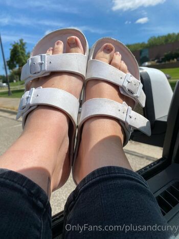 plusandcurvy nude photo #6