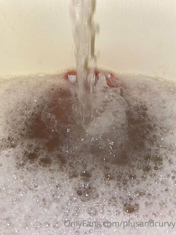 plusandcurvy nude photo #9