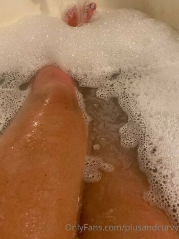 plusandcurvy nude photo #11