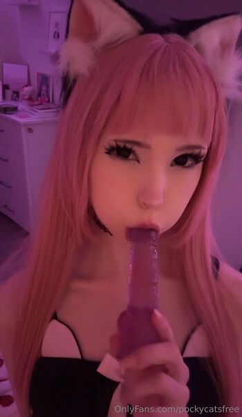 Menna / pockycatsfree nude photo #7