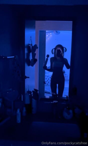 Menna / pockycatsfree nude photo #11