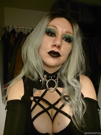 Poiso / poisonenvy92 nude photo #6