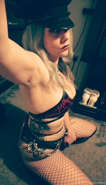 Poiso / poisonenvy92 nude photo #11