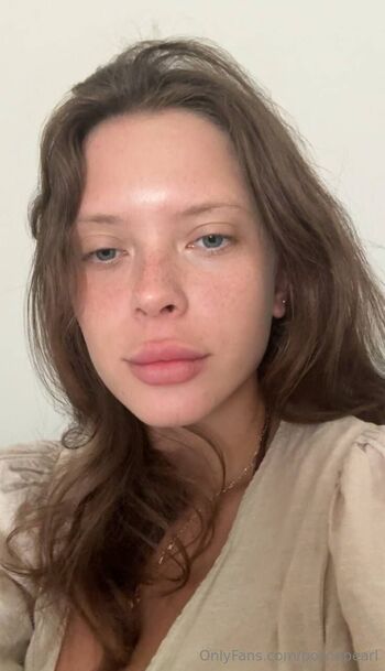 𝙋𝙊𝙇𝙄𝙉 / polinapearl nude photo #3