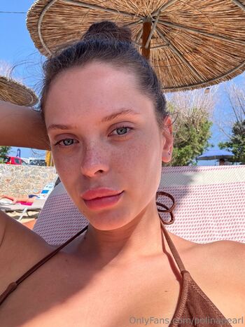 𝙋𝙊𝙇𝙄𝙉 / polinapearl nude photo #5