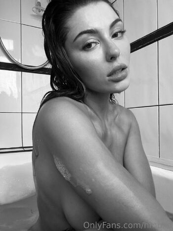 Polli / polliepockettt nude photo #8