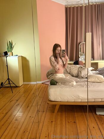 Polly / polly_the_vip nude photo #29