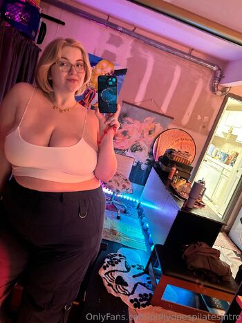 Poll / pollydoespilatesintro nude photo #12