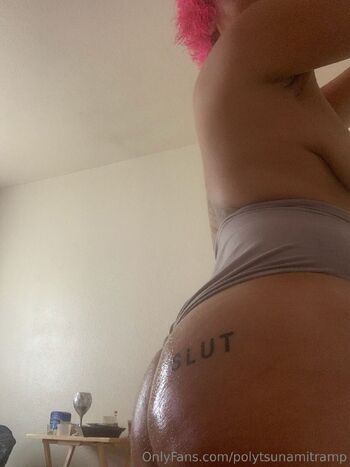 Pol / polytsunamitramp nude photo #11