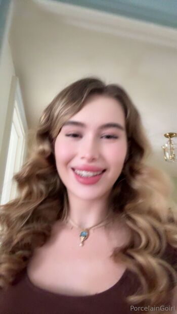 Rosealin / porcelaingoirl nude photo #3