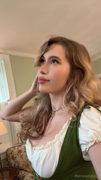 Rosealin / porcelaingoirl nude photo #5