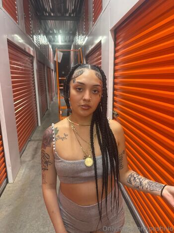 Nio / poshnio nude photo #4