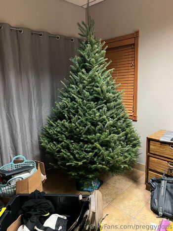 Single Mu / preggypops nude photo #2