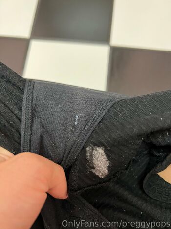 Single Mu / preggypops nude photo #5