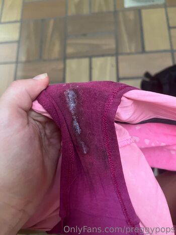 Single Mu / preggypops nude photo #6