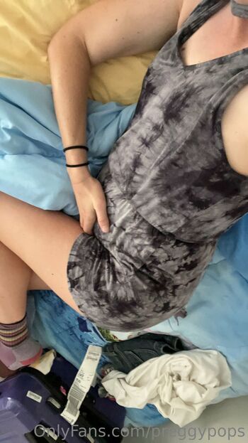 Single Mu / preggypops nude photo #8