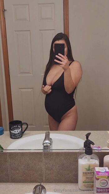 Doroth / pregnantdorothygale nude photo #1