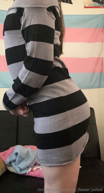 Pretty_Flower_Petal / pretty_flower_petals nude photo #36